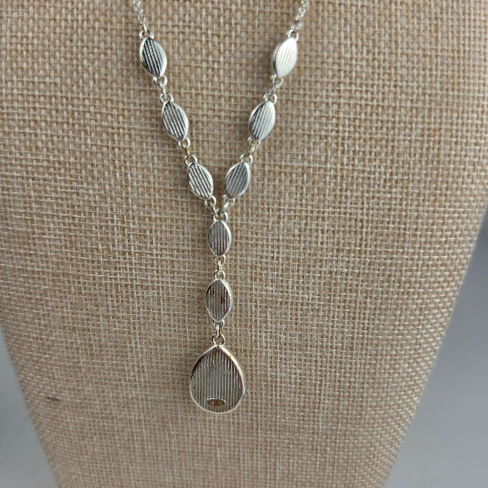 Mod Faceted Necklace and Pierced Earring Gift Set‎ Avon - Picture 4 of 16
